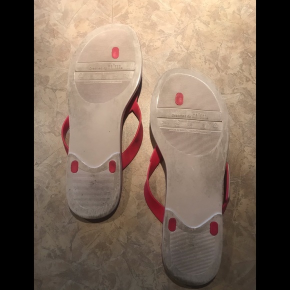 Flip flops. LOVE. Pink and White. Thongs. Sandals. - Picture 2 of 5